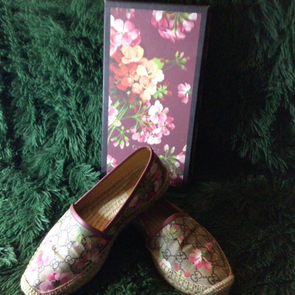 Size 8.5 authentic Gucci espadrilles - Picture 2 of 8